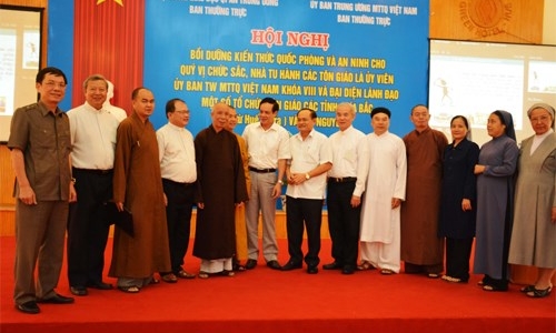 Thừa Thiên -  Huế: Tăng cường vai trò của hệ thống chính trị cơ sở để thực hiện tốt công tác vận động tín đồ các tôn giáo